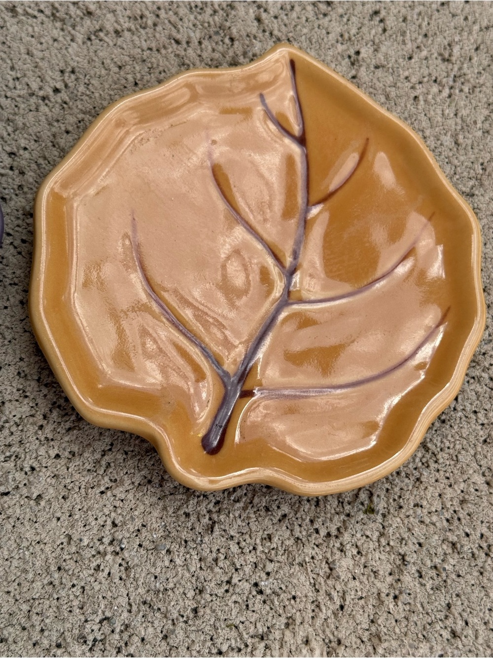 Pottery Barn Autumn Leaf Appetizer
Plates Set Of 1 green and orange - Picture 4 of 6